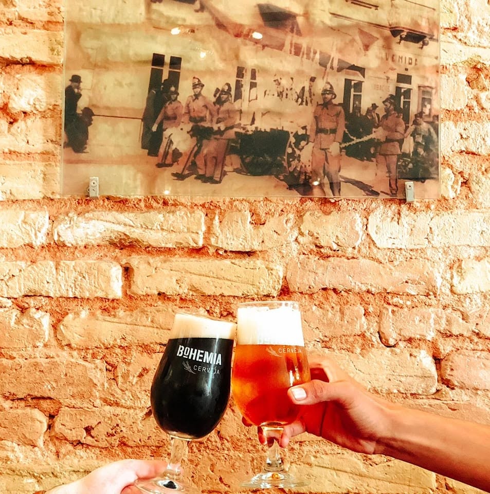 Cerveja fresca e petiscos em Loule